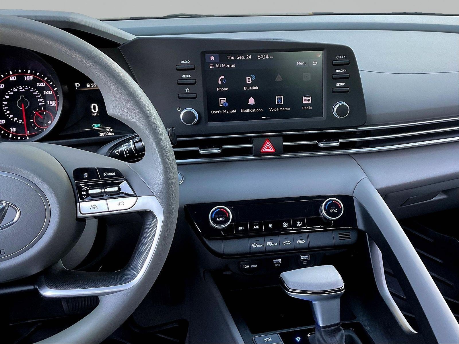 Used 2023 Hyundai Elantra SEL FWD image 9