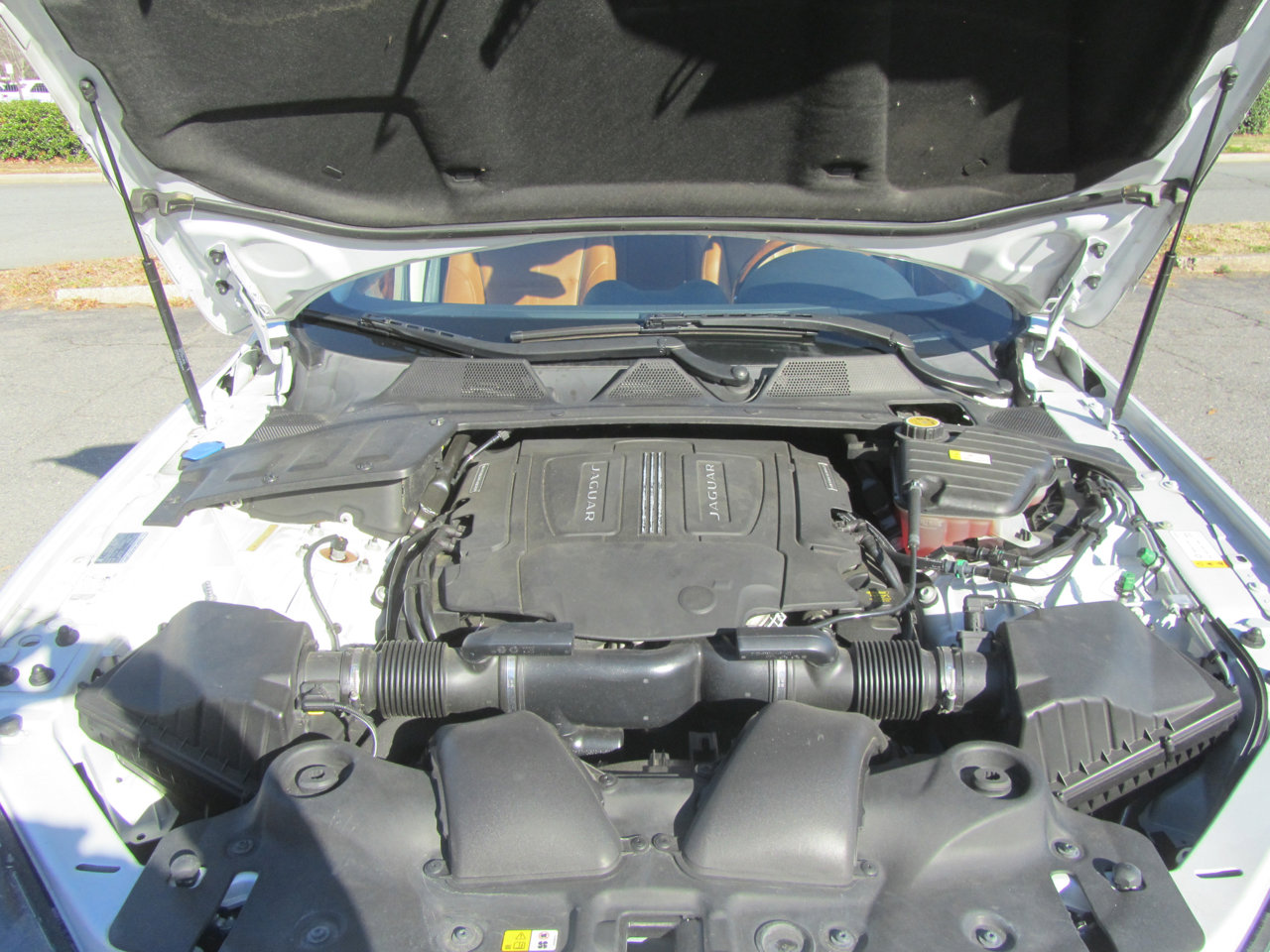 Used 2017 Jaguar XJ R-Sport image 26