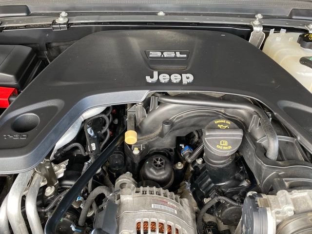 Used 2020 Jeep Gladiator Mojave w/ Dual Top Group image 27