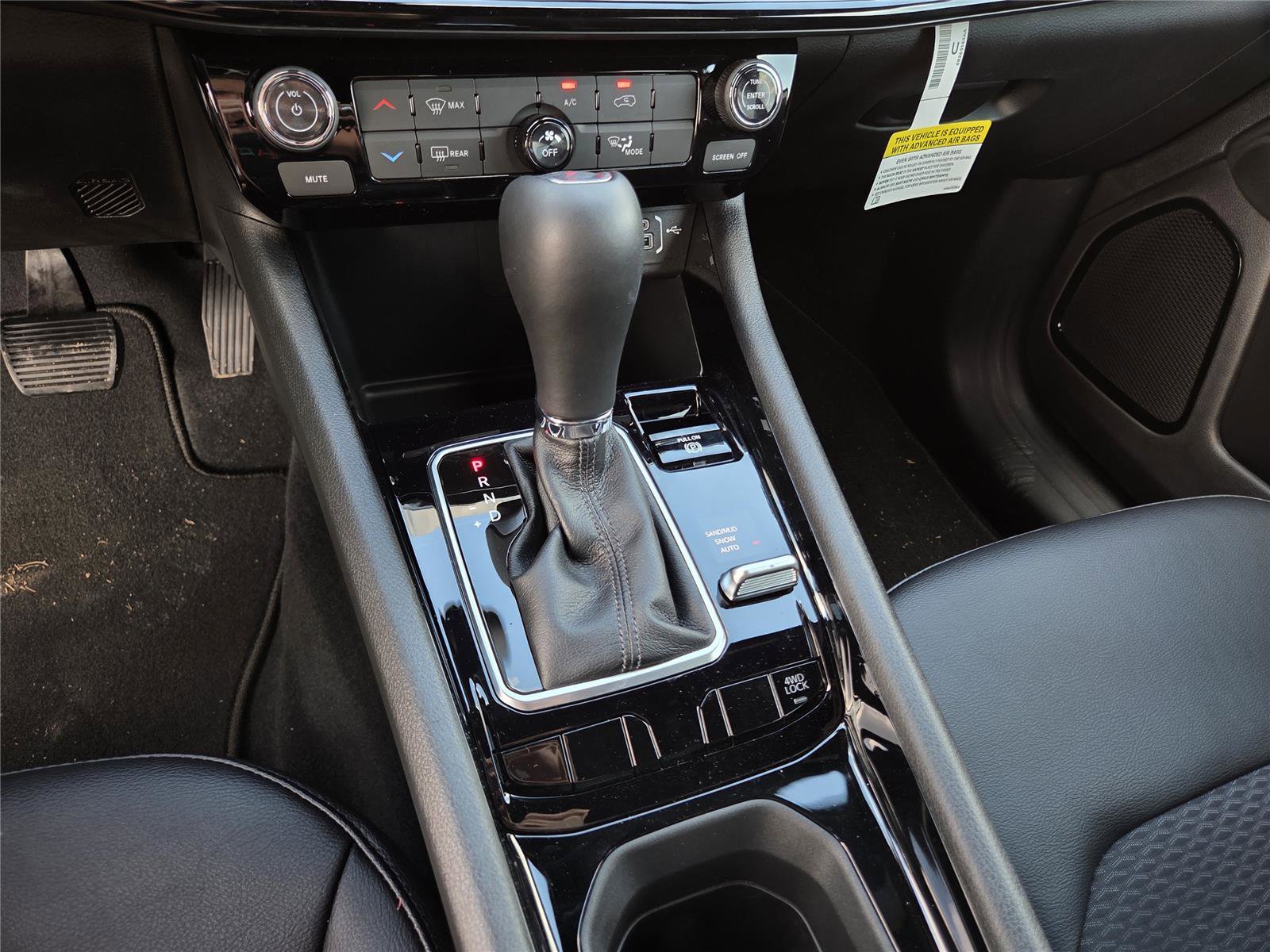 New 2026 Jeep Compass Latitude image 14