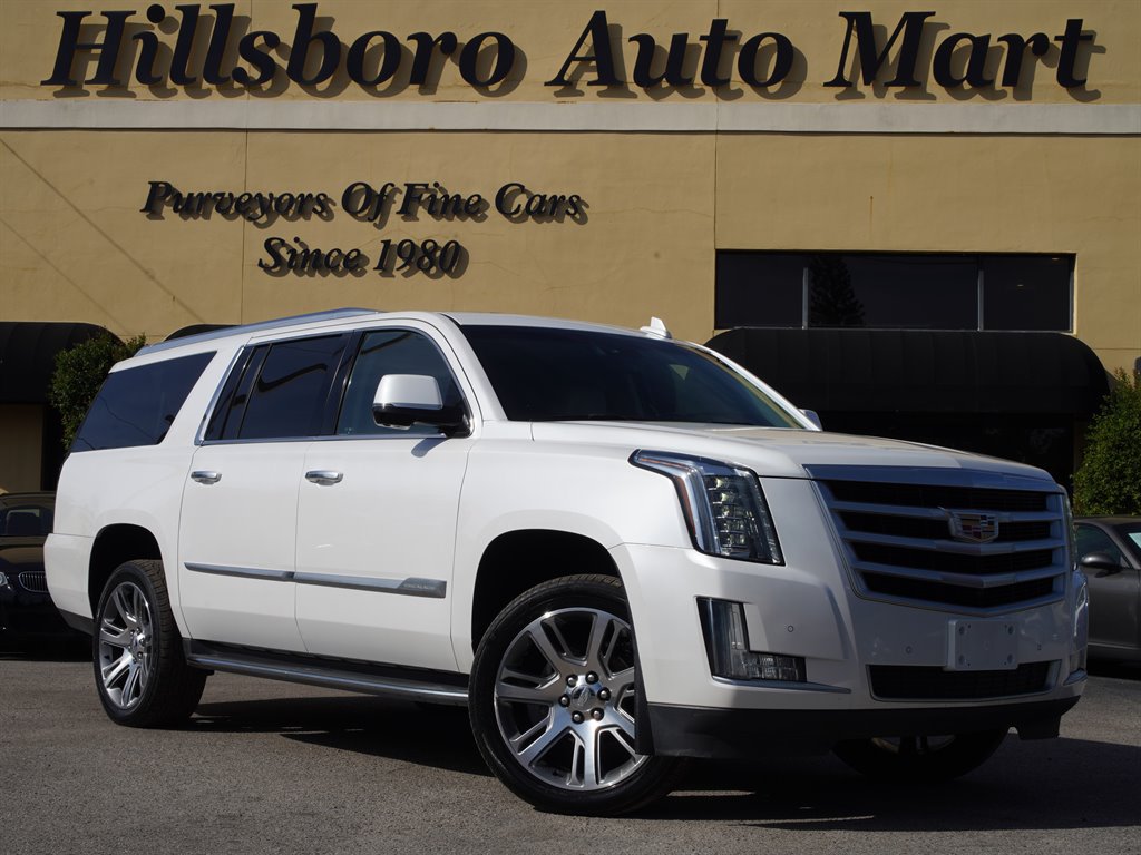Used 2016 Cadillac Escalade ESV Luxury RWD image 1