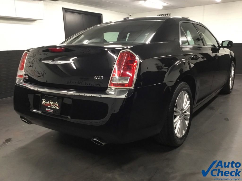 Used 2013 Chrysler 300 AWD w/ Driver Convenience Group image 10