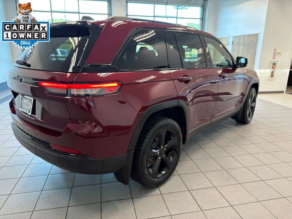 Used 2023 Jeep Grand Cherokee Altitude AWD/4WD image 15