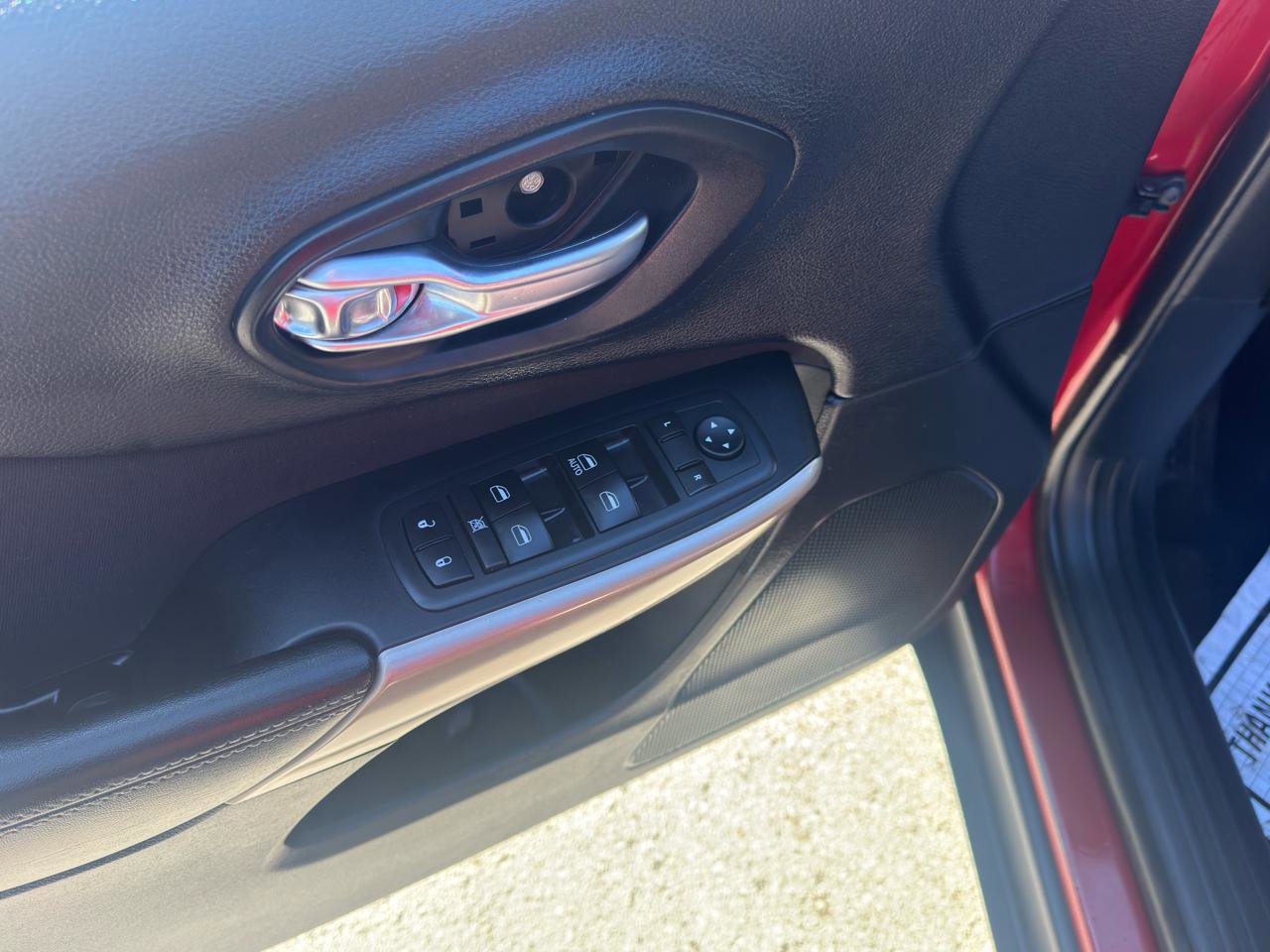 Used 2017 Jeep Cherokee Sport w/ Cold Weather Group image 12