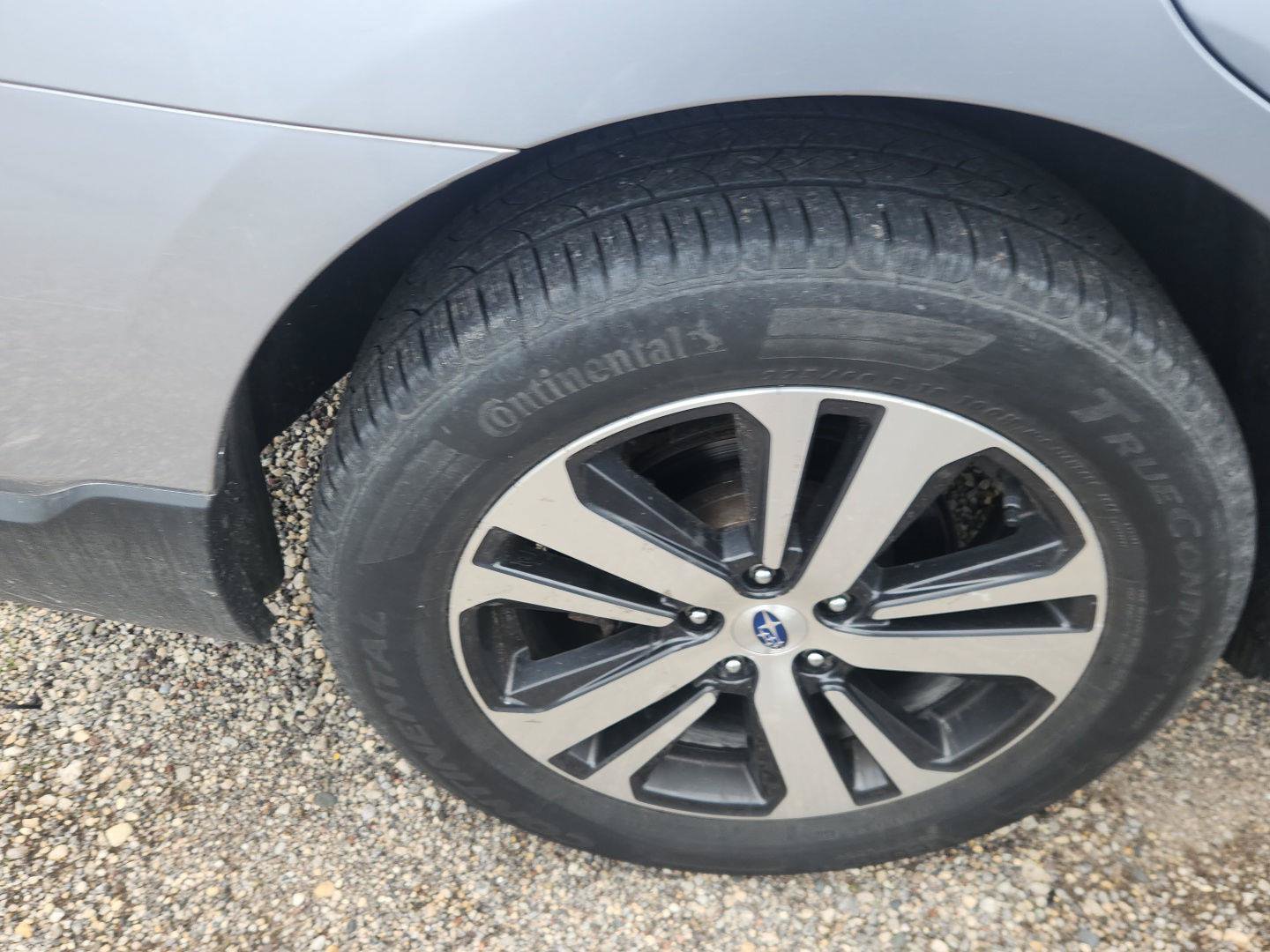 Used 2019 Subaru Outback 2.5i Limited AWD/4WD image 3