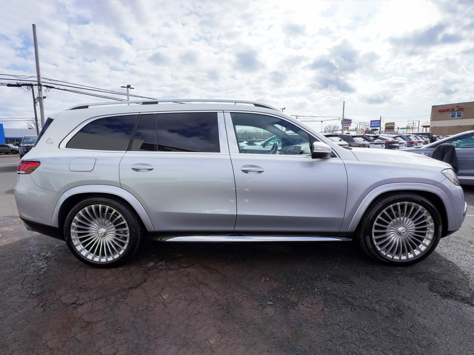 Used 2023 Mercedes-Benz Maybach GLS 600 4MATIC image 71