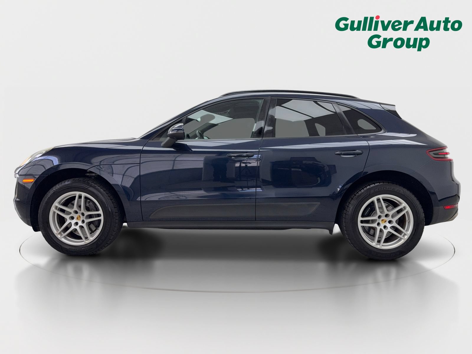 Used 2018 Porsche Macan AWD/4WD image 3