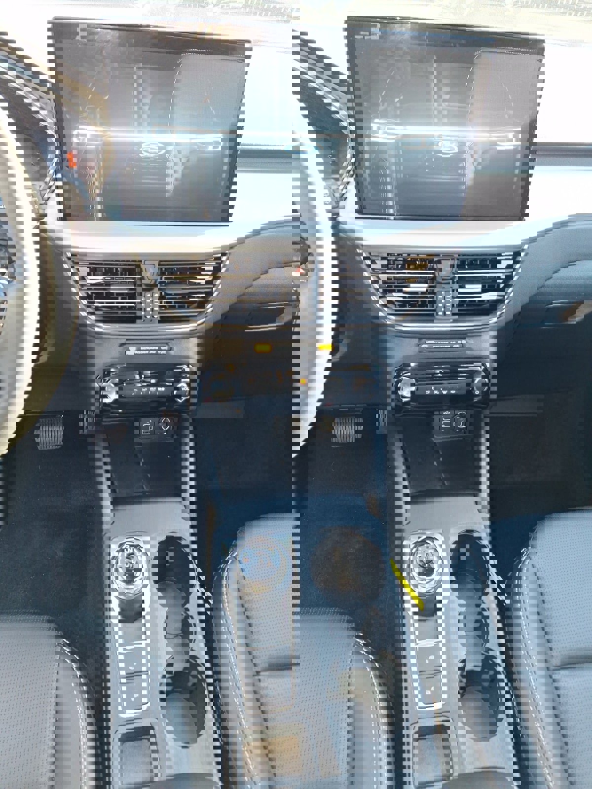 Used 2025 Ford Escape Platinum image 11