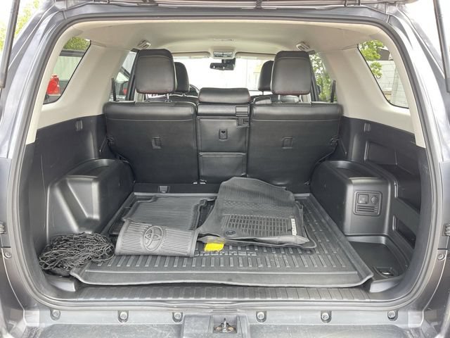 Used 2020 Toyota 4Runner SR5 AWD/4WD image 23