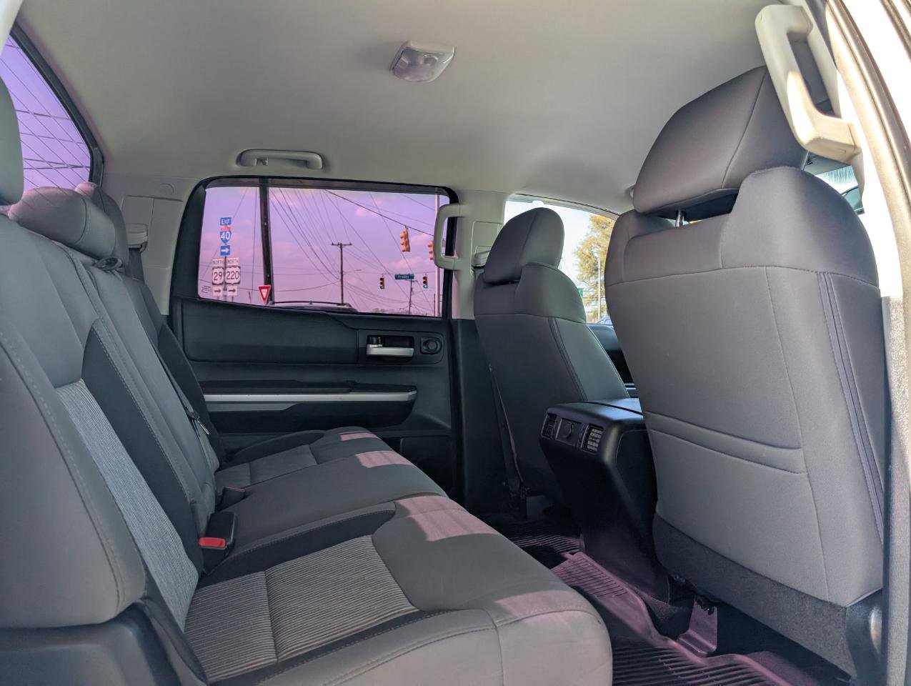 Used 2015 Toyota Tundra SR5 w/ TRD Off Road Package image 18