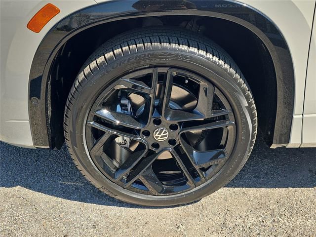 New 2026 Volkswagen Tiguan SE R-Line image 9