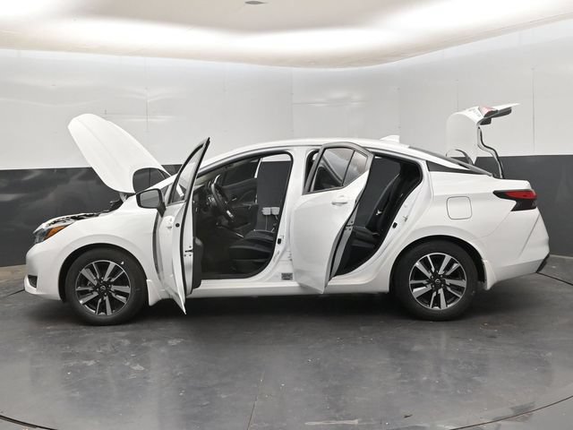 New 2025 Nissan Versa SV w/ Trunk Package FWD image 30