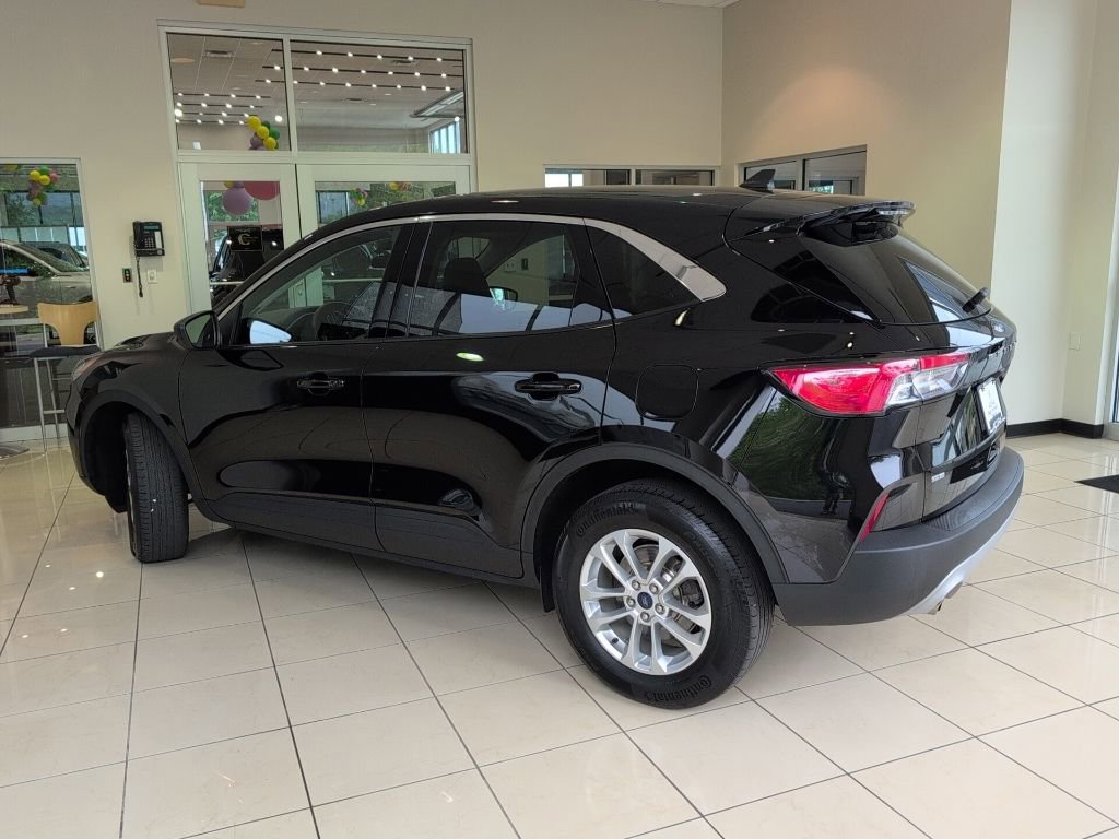Used 2022 Ford Escape SE w/ Convenience Package AWD/4WD image 3