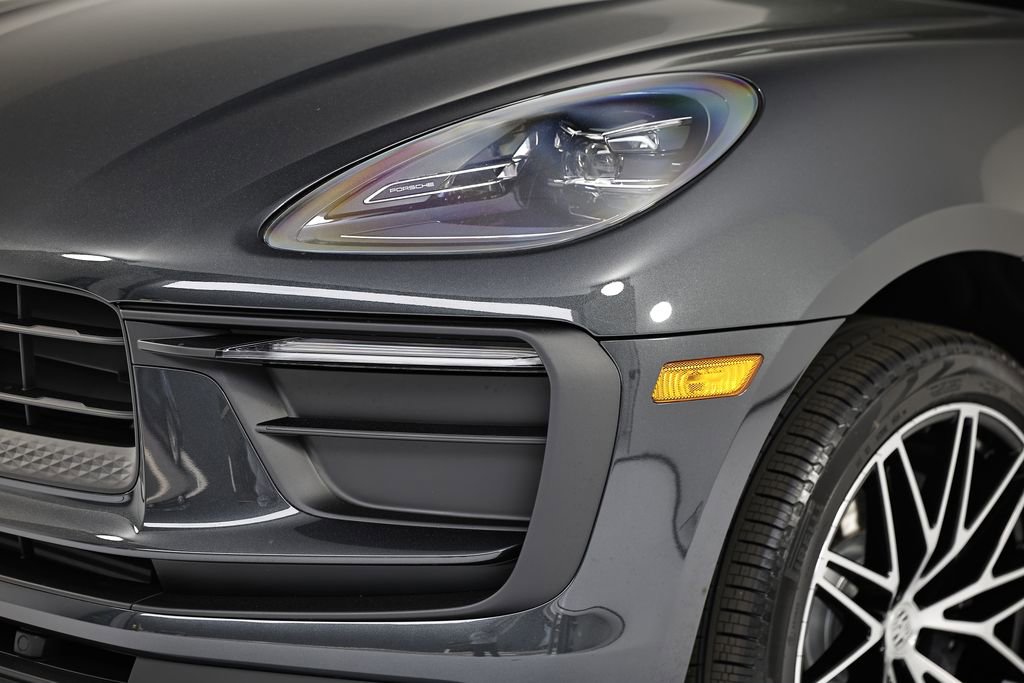 New 2026 Porsche Macan AWD/4WD image 11