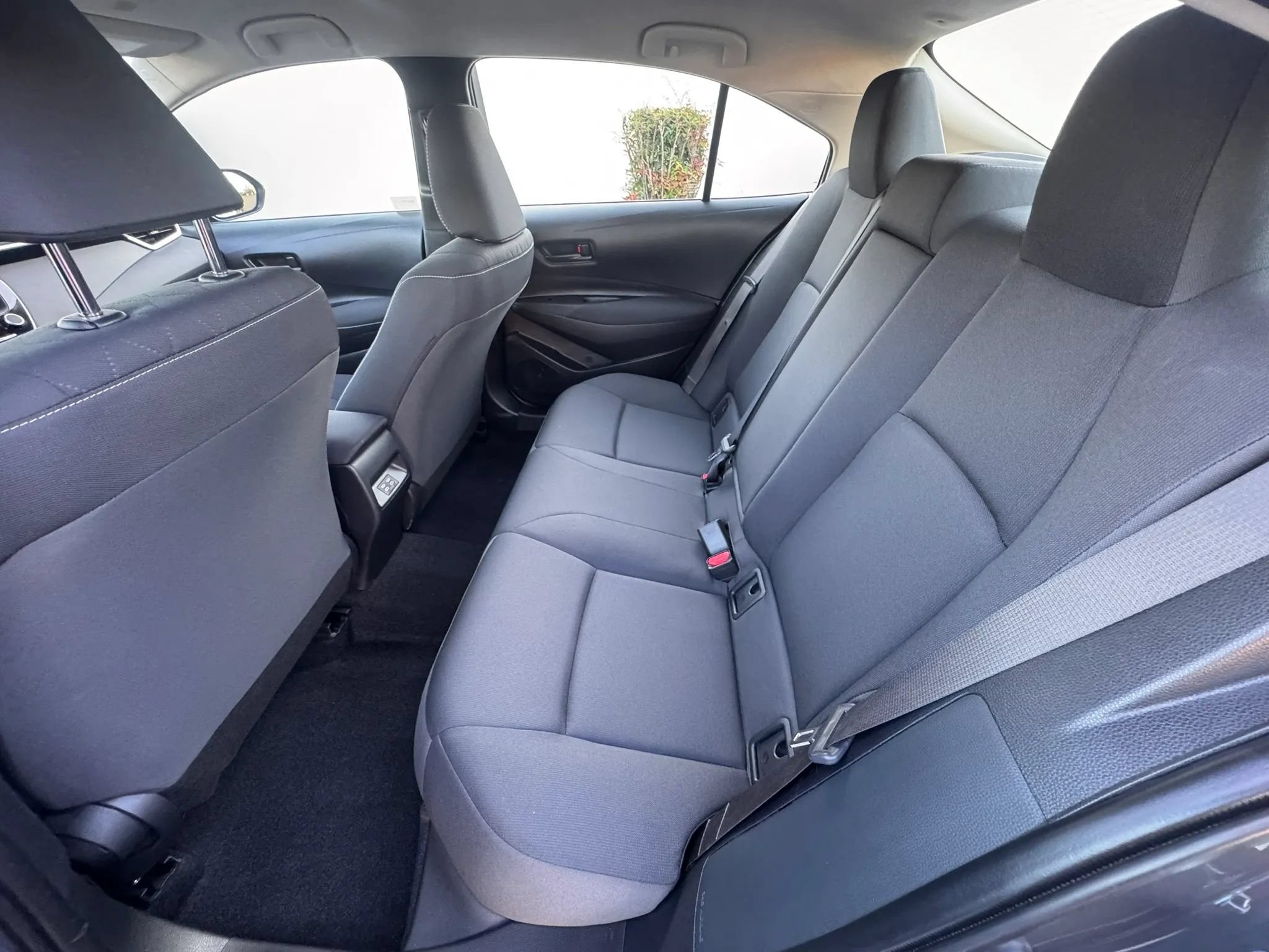 Used 2026 Toyota Corolla LE FWD image 17