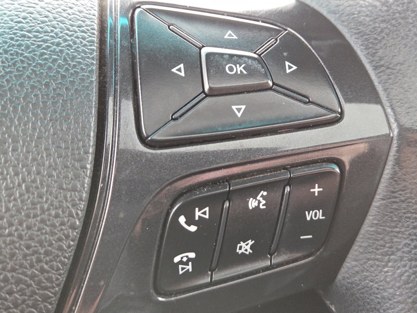 Used 2016 Ford Explorer XLT w/ Equipment Group 202A image 33