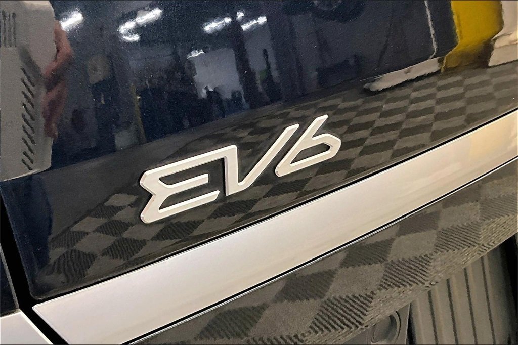 Used 2024 Kia EV6 Light image 30