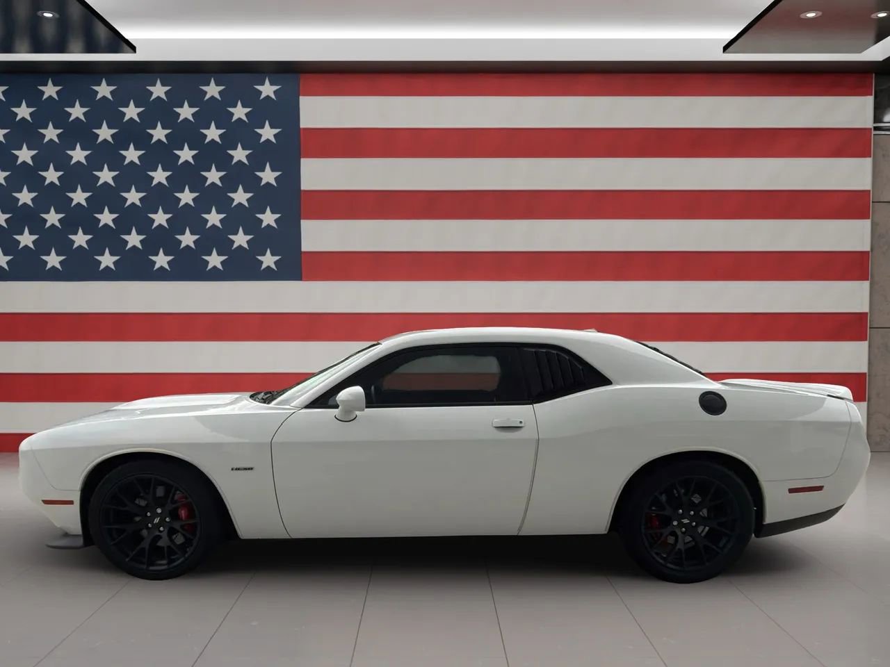 Used 2019 Dodge Challenger R/T w/ Plus Package RWD image 8