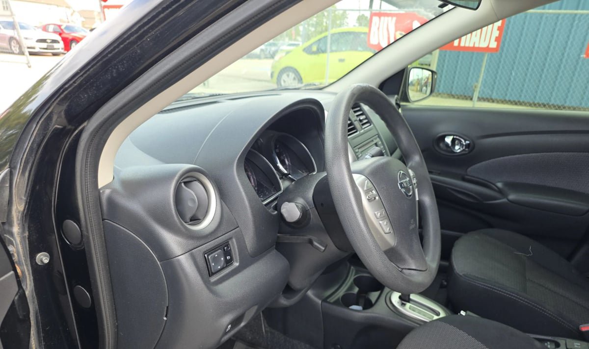 Used 2015 Nissan Versa w/ SL Tech Package FWD image 51