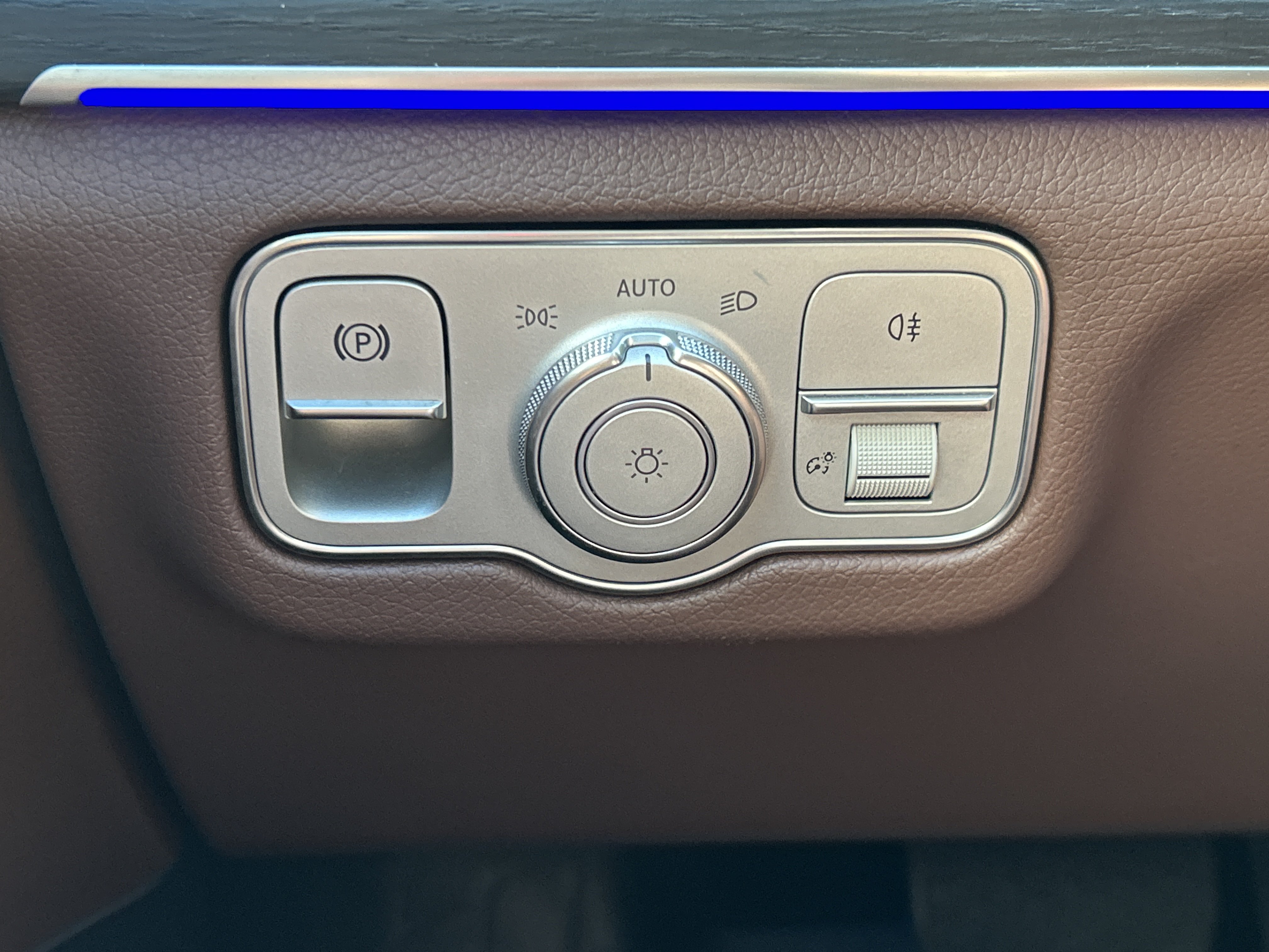 Certified 2025 Mercedes-Benz GLE 450e 4MATIC image 35