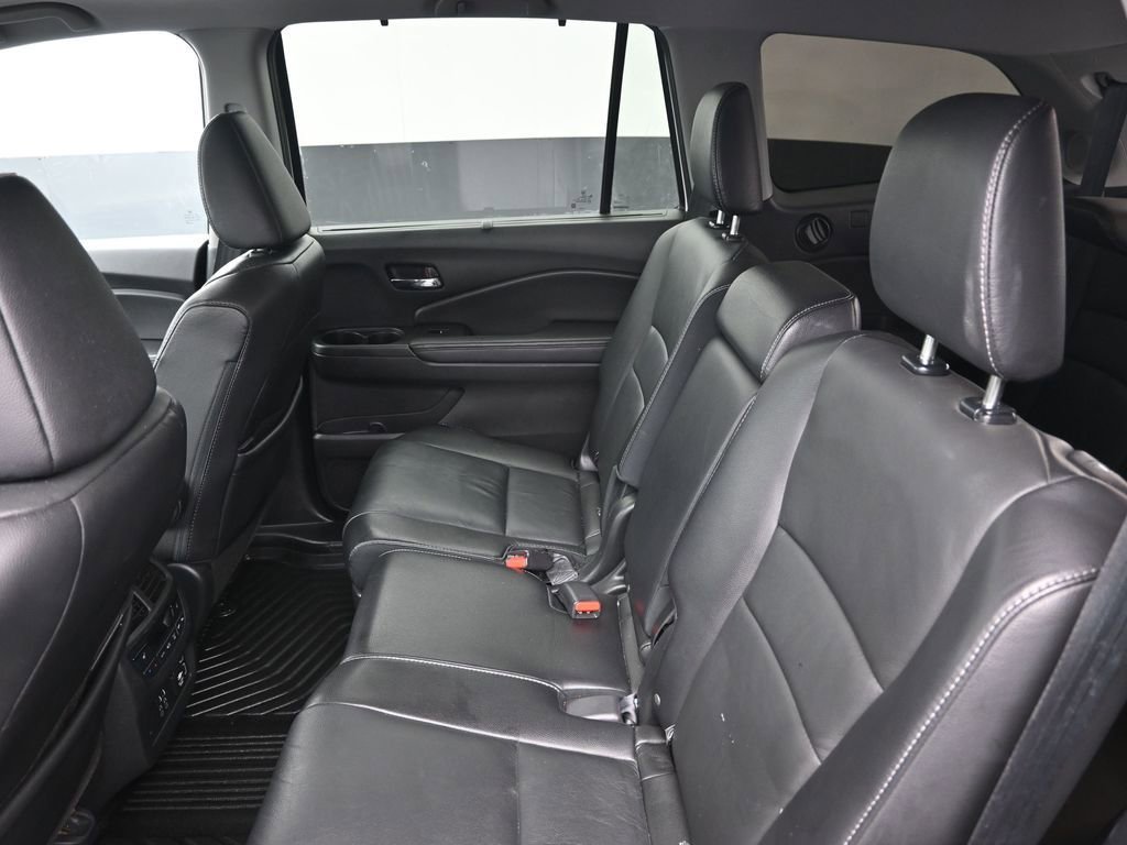 Used 2021 Honda Pilot Touring image 29