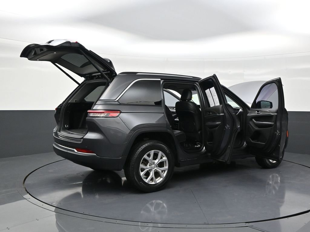 Used 2023 Jeep Grand Cherokee Limited image 28