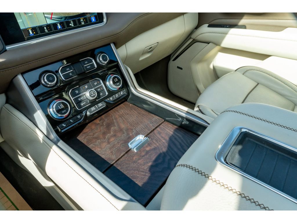 Used 2024 GMC Yukon Denali image 28