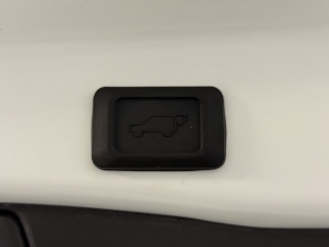 Used 2024 Toyota RAV4 XLE w/ Convenience Package FWD image 13