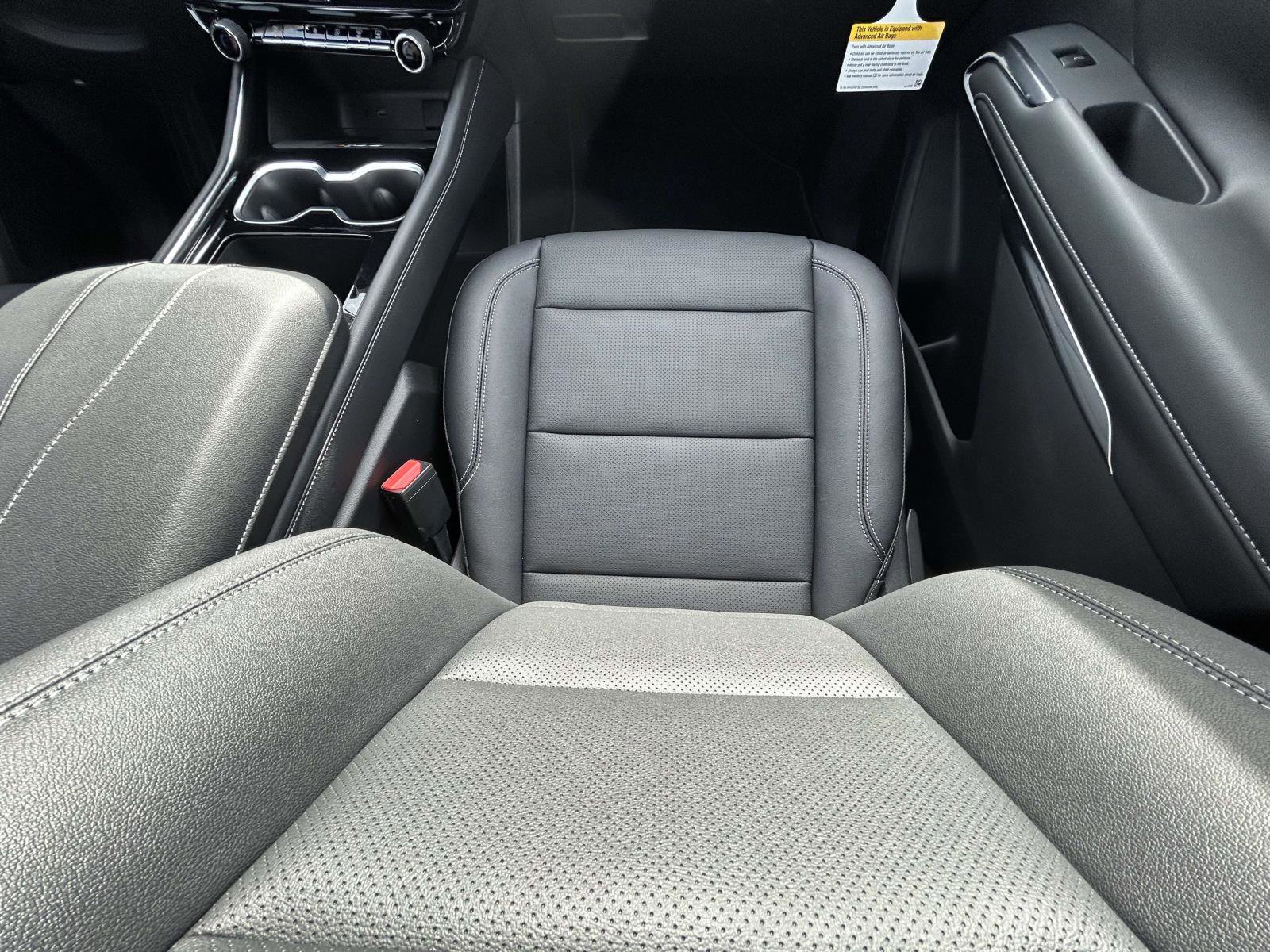 New 2026 Chevrolet Traverse LT w/ Sun and Wheel Package image 15