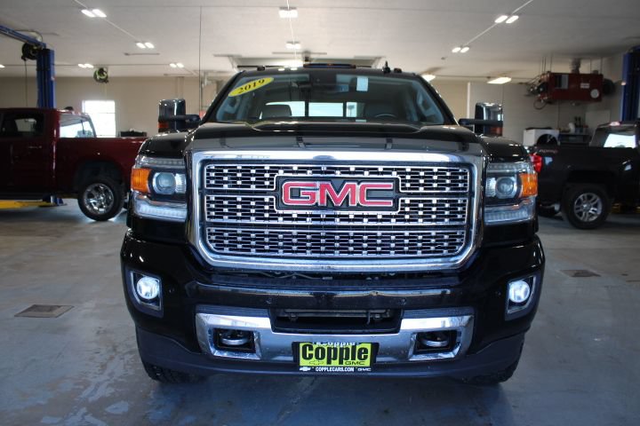 Used 2019 GMC Sierra 2500 Denali w/ LPO, Protection Package AWD/4WD image 2