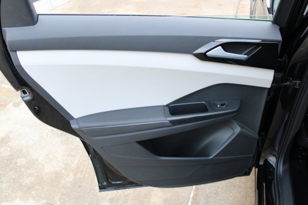 Certified 2025 Volkswagen Taos S image 20