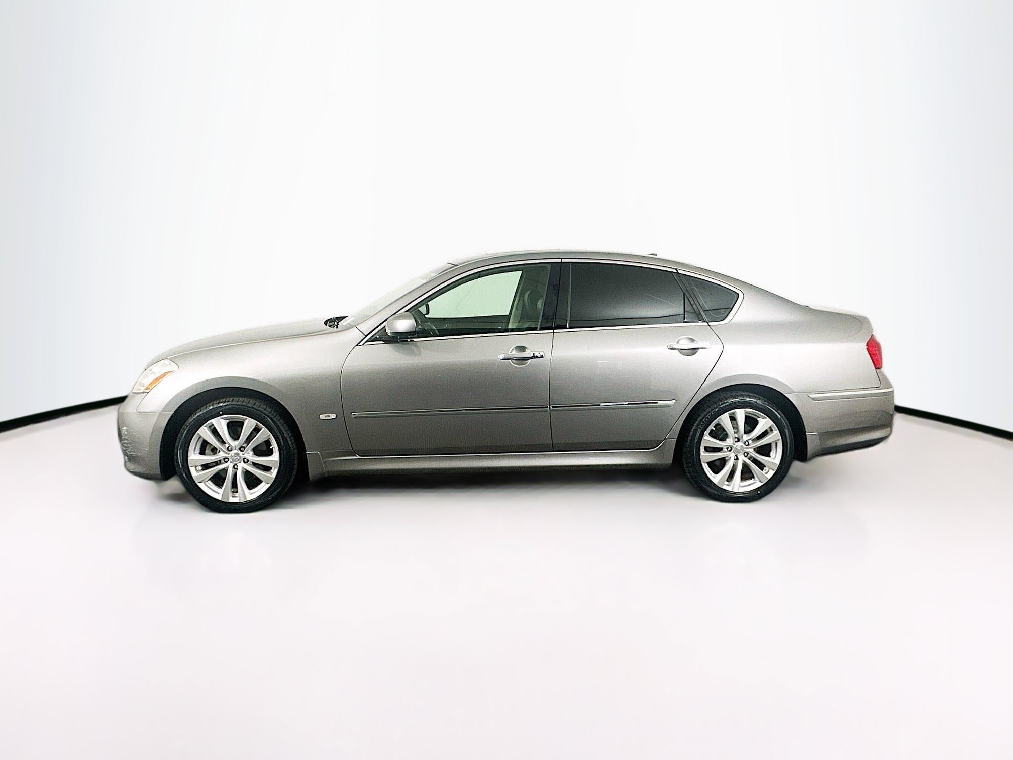 Used 2010 INFINITI M35 x w/ Technology Pkg AWD/4WD image 4