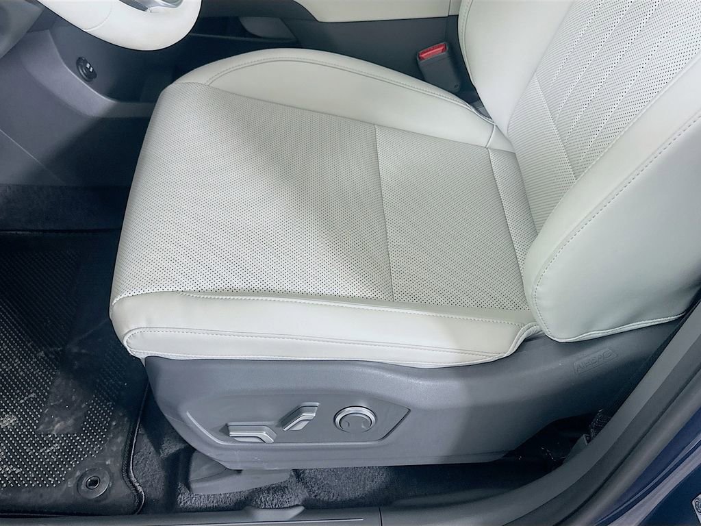Certified 2025 Hyundai Santa Fe SEL image 19