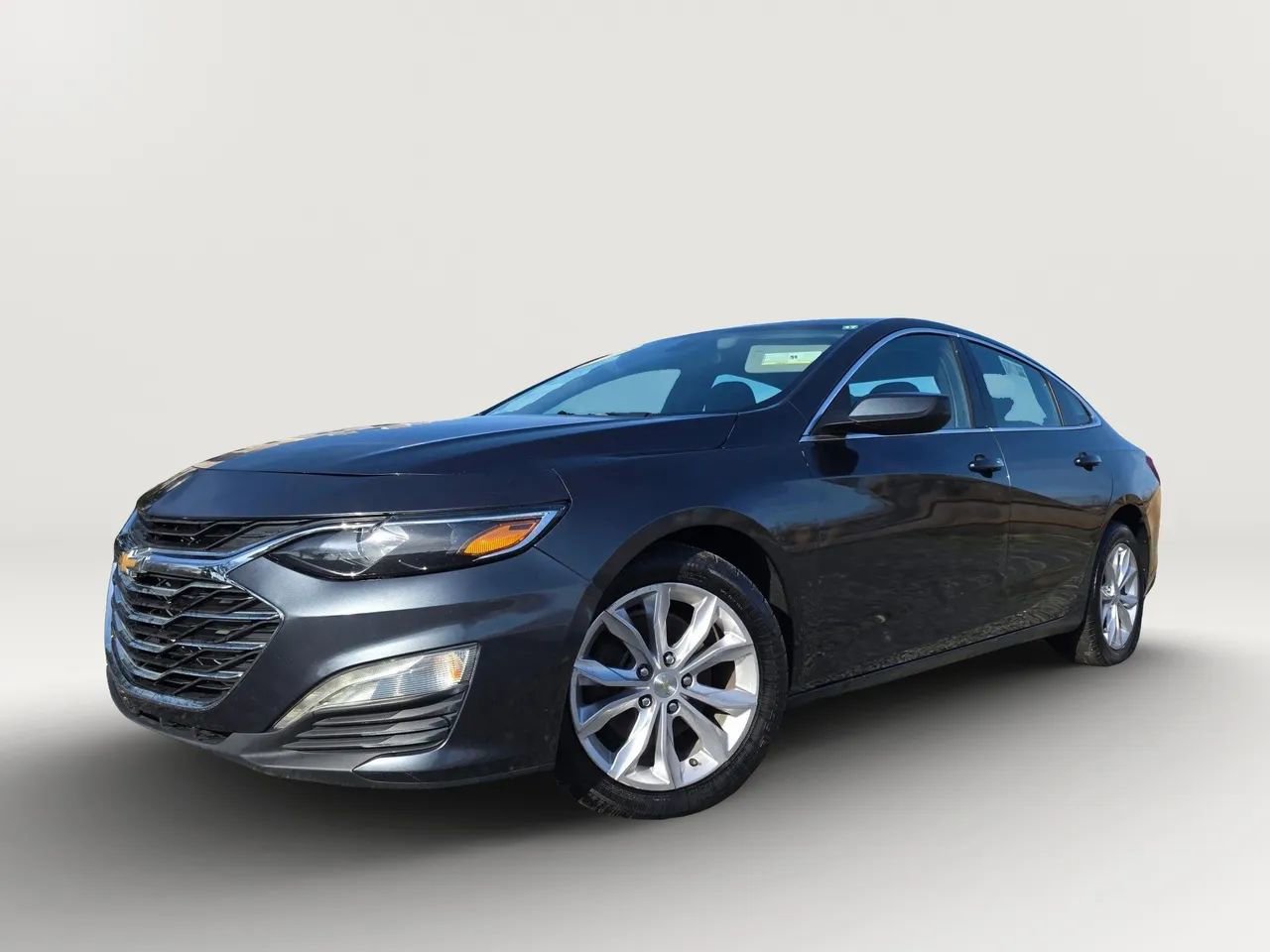 Used 2020 Chevrolet Malibu LT image 2