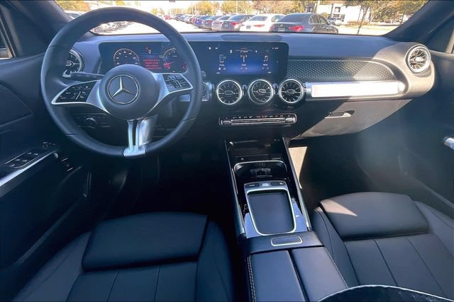 Used 2025 Mercedes-Benz GLB 250 image 4