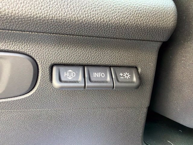 Used 2023 Buick Envision Avenir AWD/4WD image 28