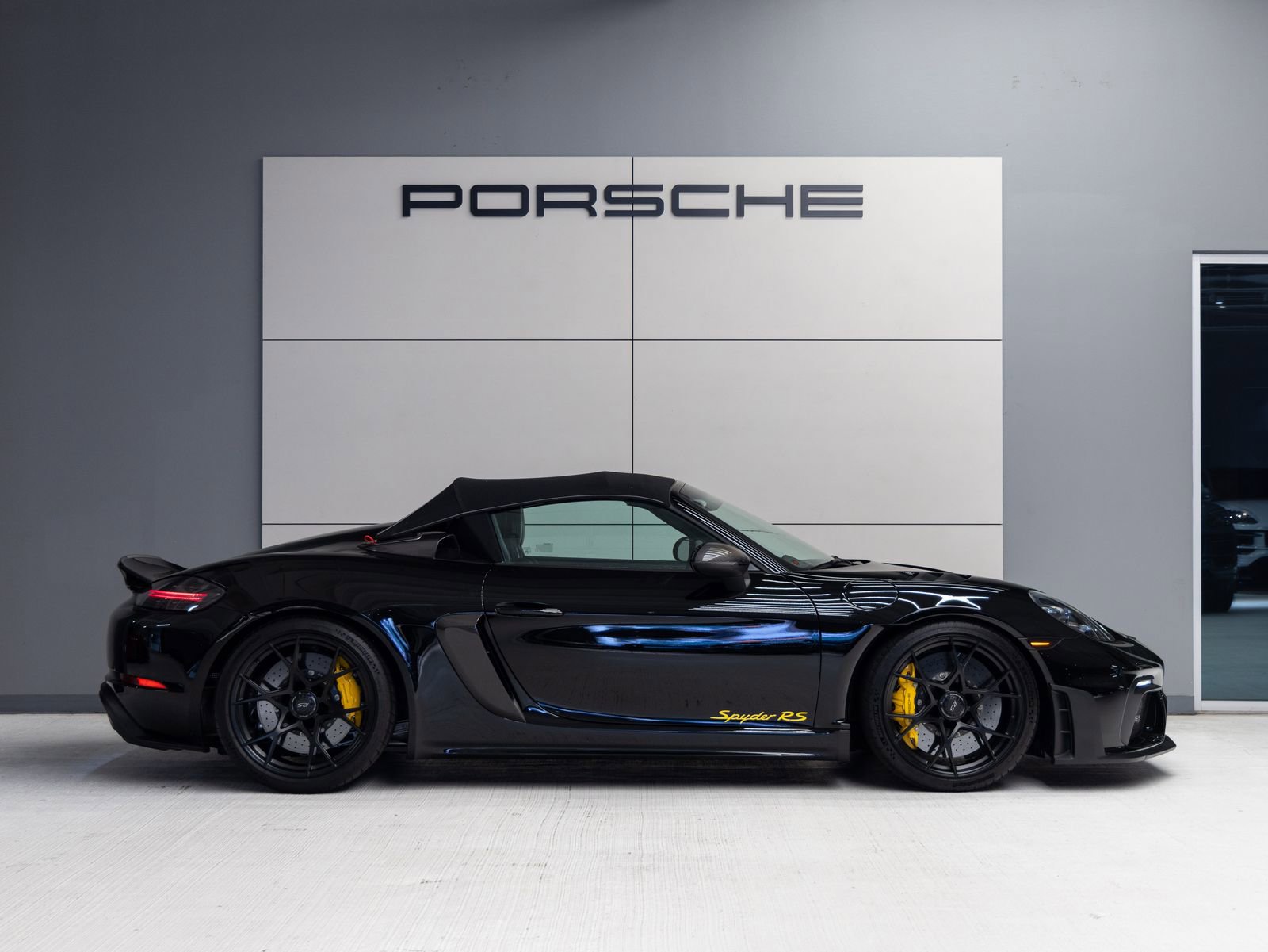 Certified 2025 Porsche 718 Boxster Spyder RS image 8