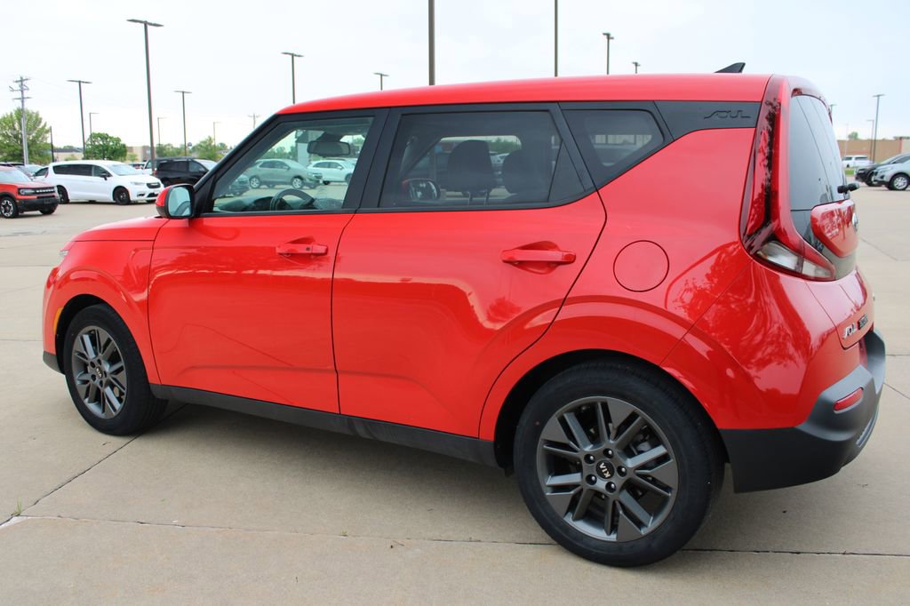 Used 2020 Kia Soul EX FWD image 16