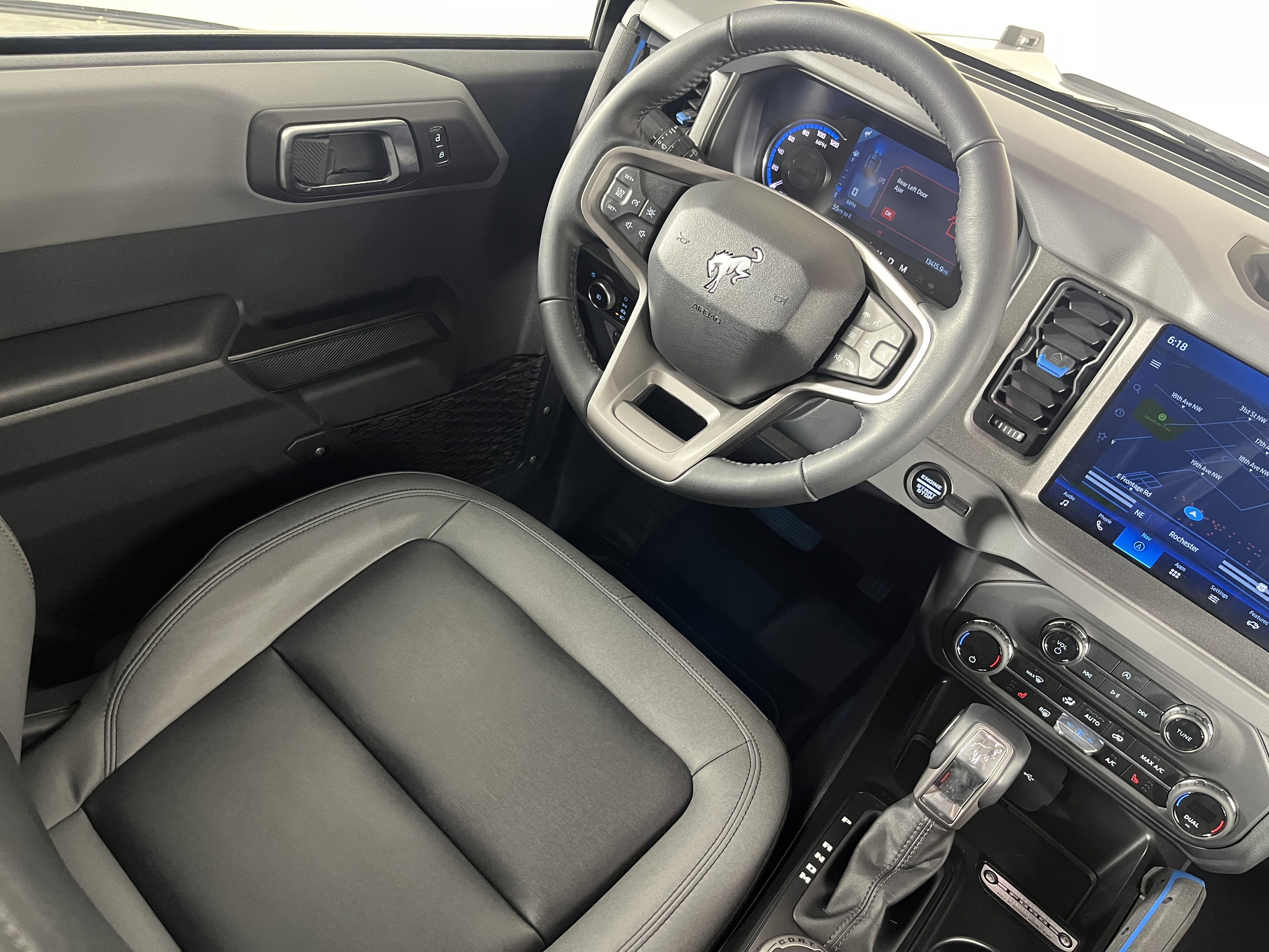 Used 2024 Ford Bronco Black Diamond image 9