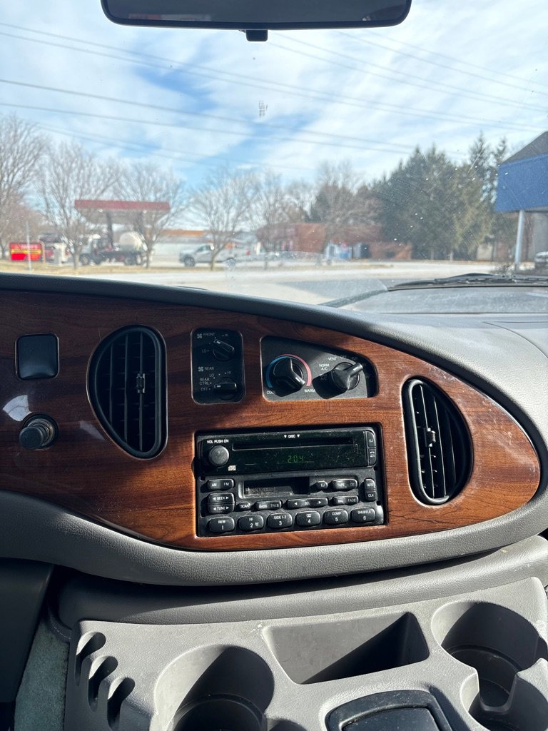 Used 2002 Ford E-150 and Econoline 150 image 18