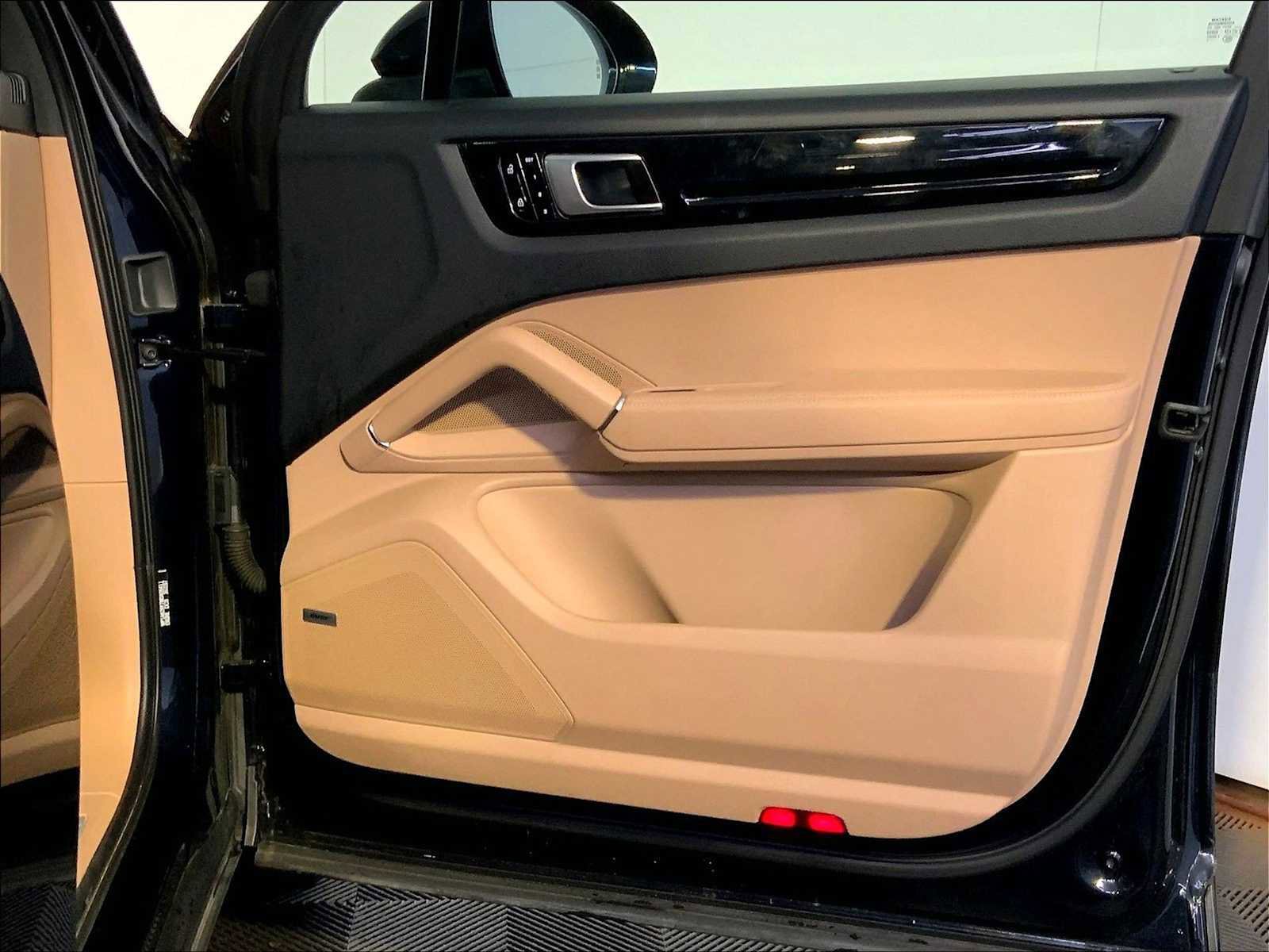 Certified 2021 Porsche Cayenne image 26