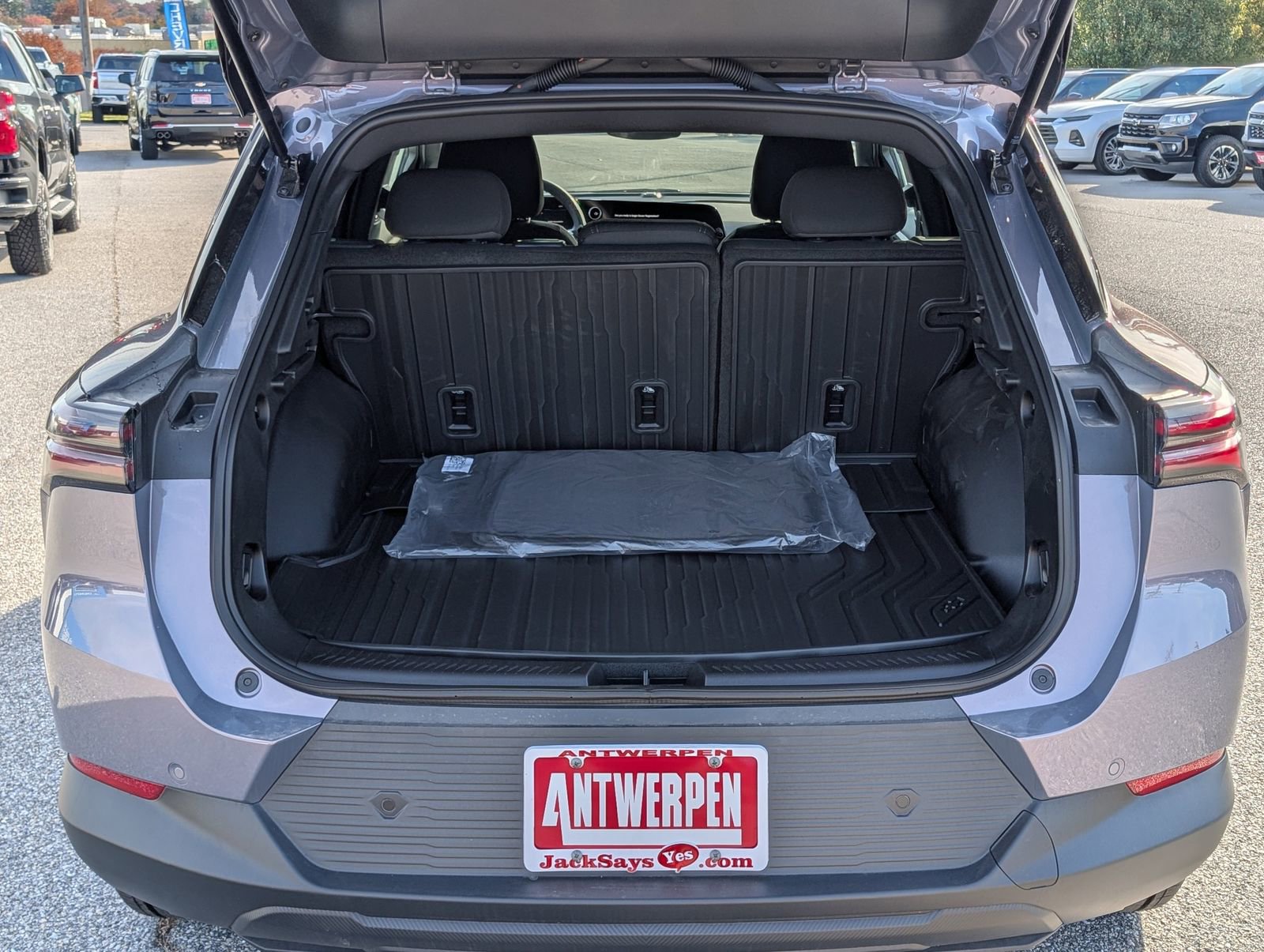 New 2026 Chevrolet Equinox EV LT image 10