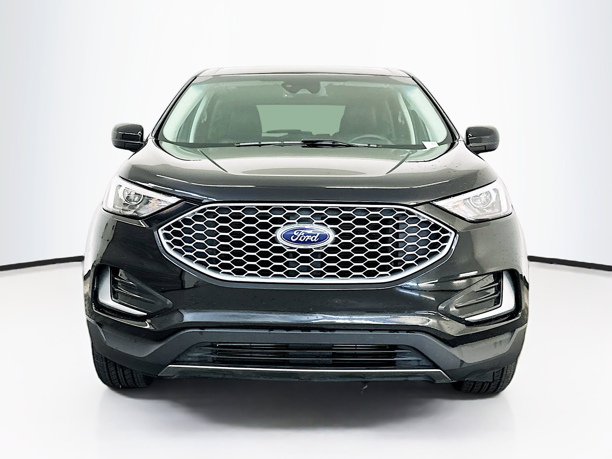 Used 2024 Ford Edge SEL image 2