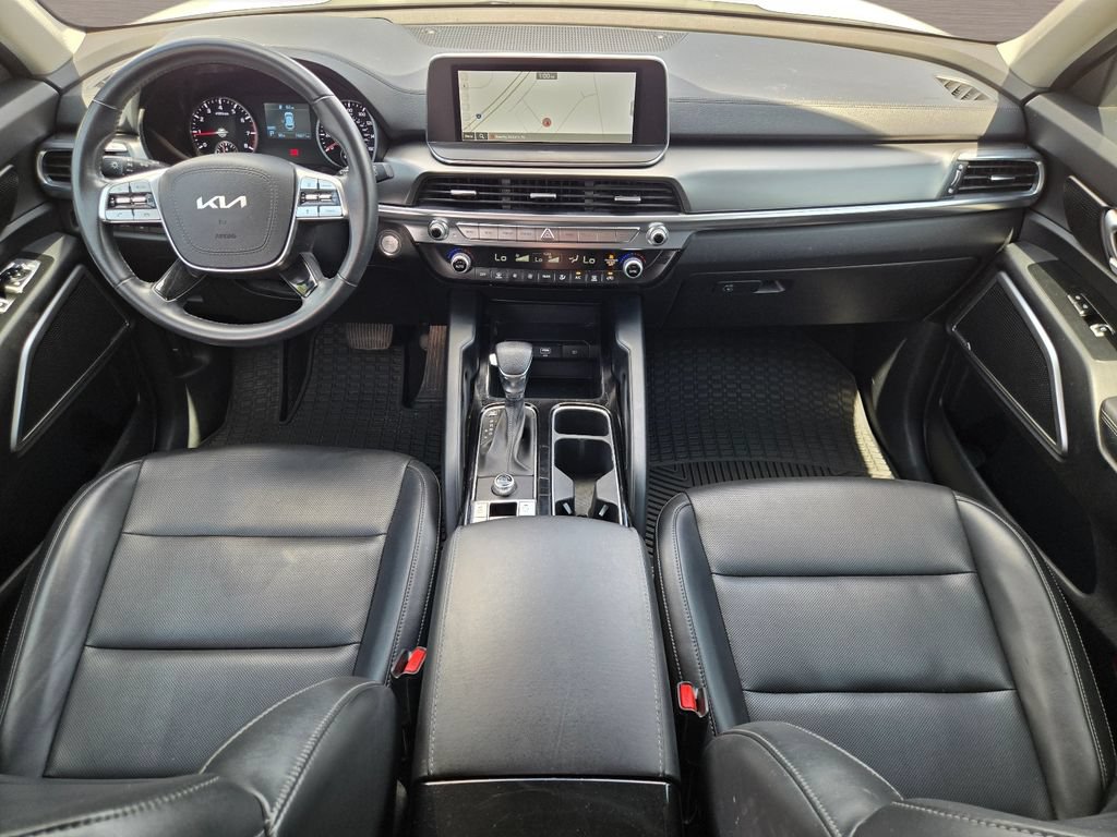Used 2022 Kia Telluride LX FWD image 16