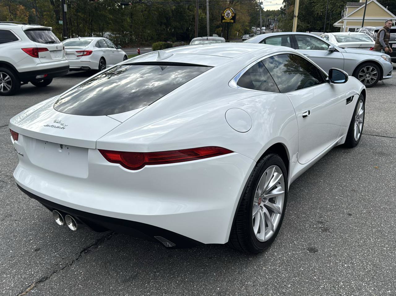 Used 2017 Jaguar F-TYPE Coupe RWD image 8
