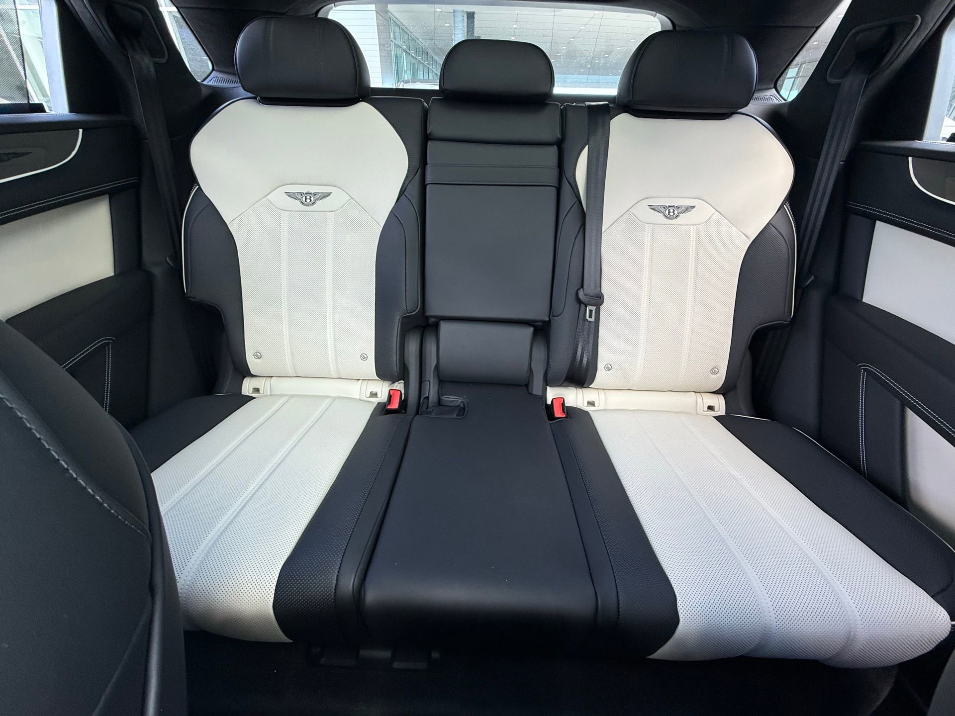 New 2025 Bentley Bentayga image 15