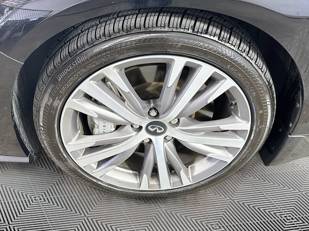 Used 2018 INFINITI Q50 Sport w/ Sensory Package (Sport) AWD/4WD image 32