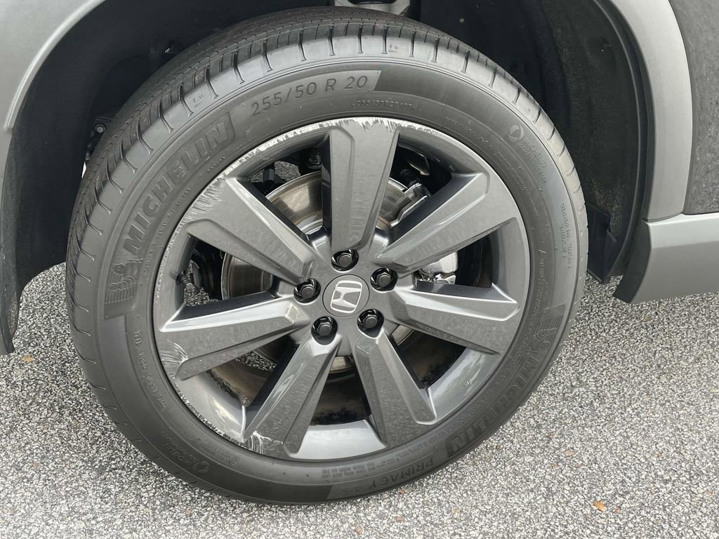 Used 2025 Honda Pilot Sport image 7