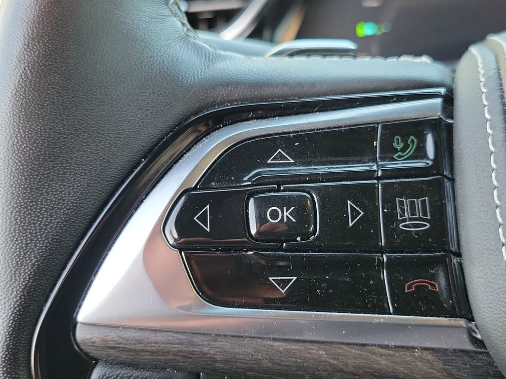 Used 2023 Jeep Grand Cherokee Overland w/ Advanced Protech Group III image 5