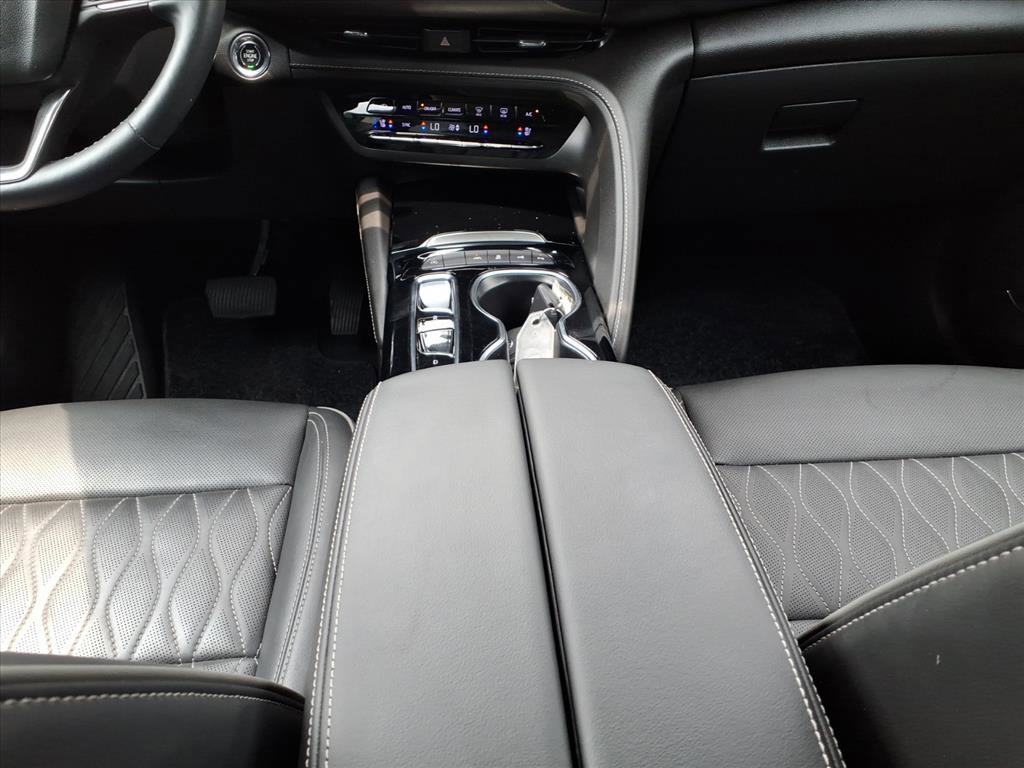 Used 2022 Buick Envision Avenir w/ Technology Package II FWD image 18